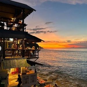 Meet your Posher, Maya